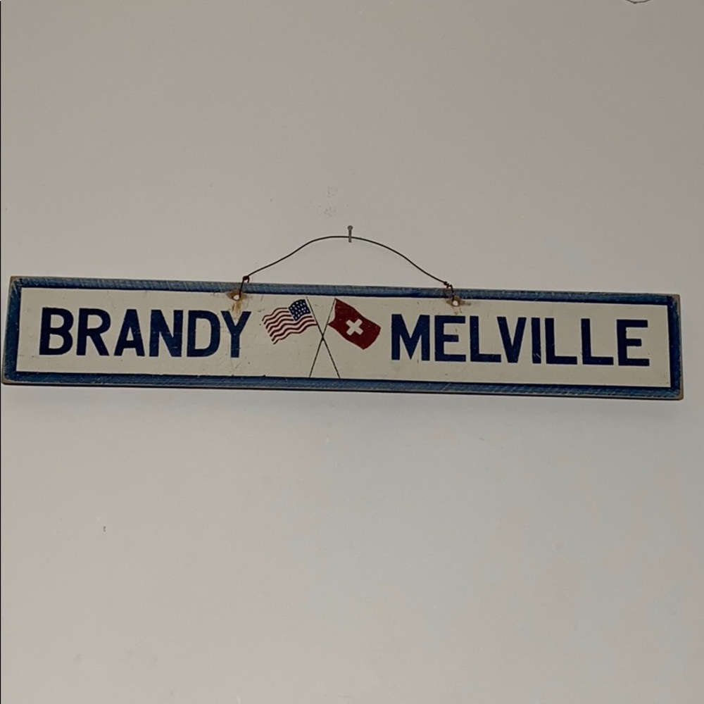 Brandy Melville sign